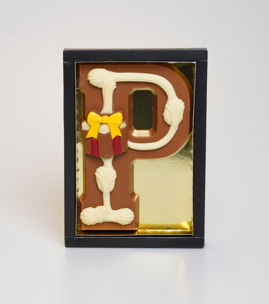 Luxe Gedecoreerde Melk Chocolade Letter P 240 Gram